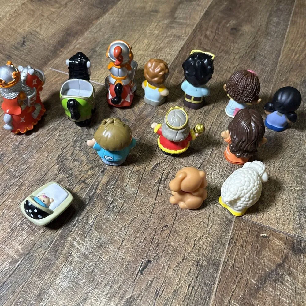 Fisher Price Little People Figure Lot Medieval Knights King Horses Animals 13pc